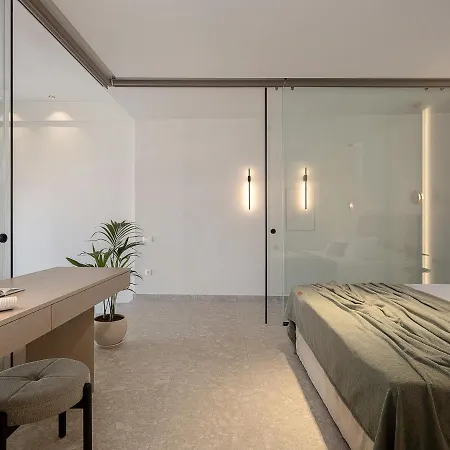 Ares Luxurious *